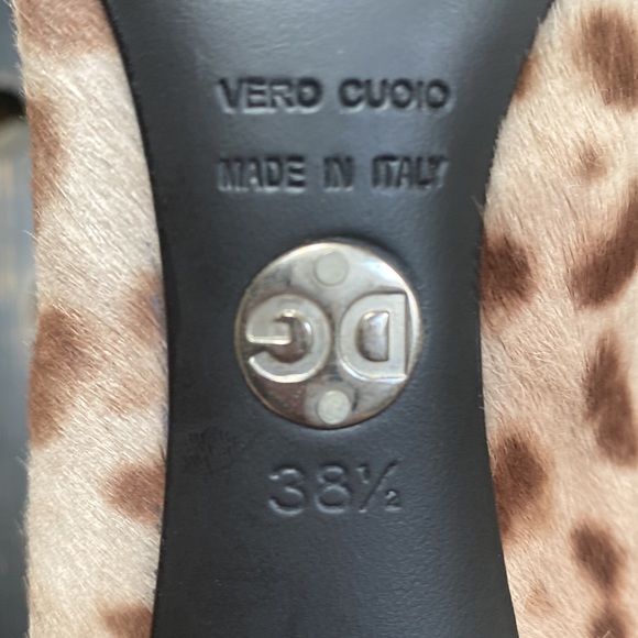 Dolce & Gabbana Two Tone Leopard Print Calf Hair & Suede Leather Peep Toe Pumps - Picture 6 of 14